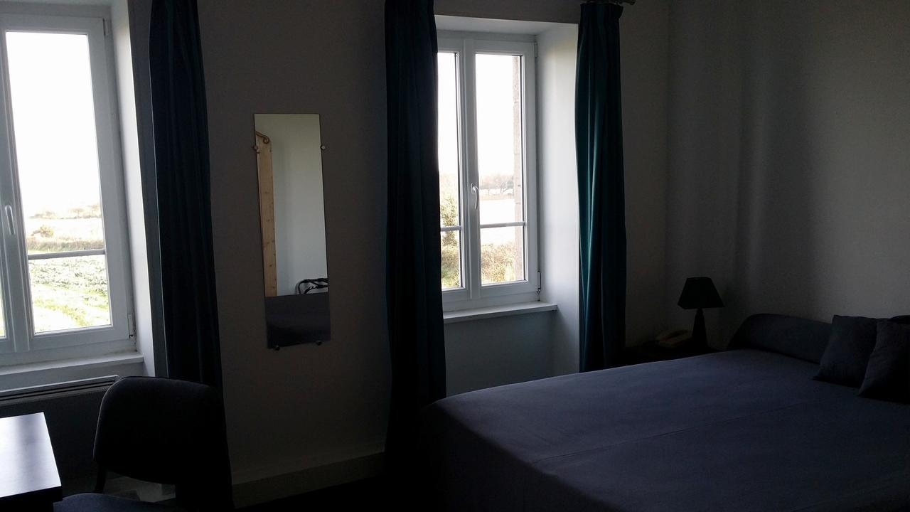 فندق La Roche Du Marais Omonville-la-Petite الغرفة الصورة